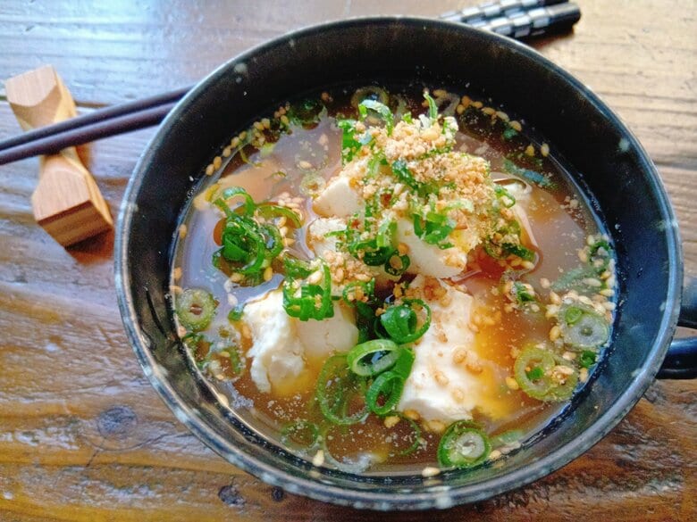 豆腐・カットねぎ・すりごま