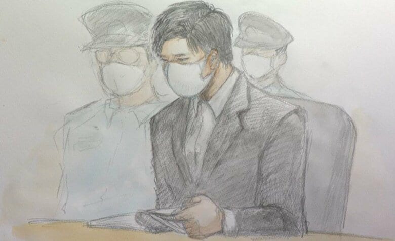 弁論までの間、被告はうつむいていた（スケッチは初公判時のもの）