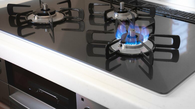 ガスコンロの近くに置くのは避けよう（画像はイメージ）