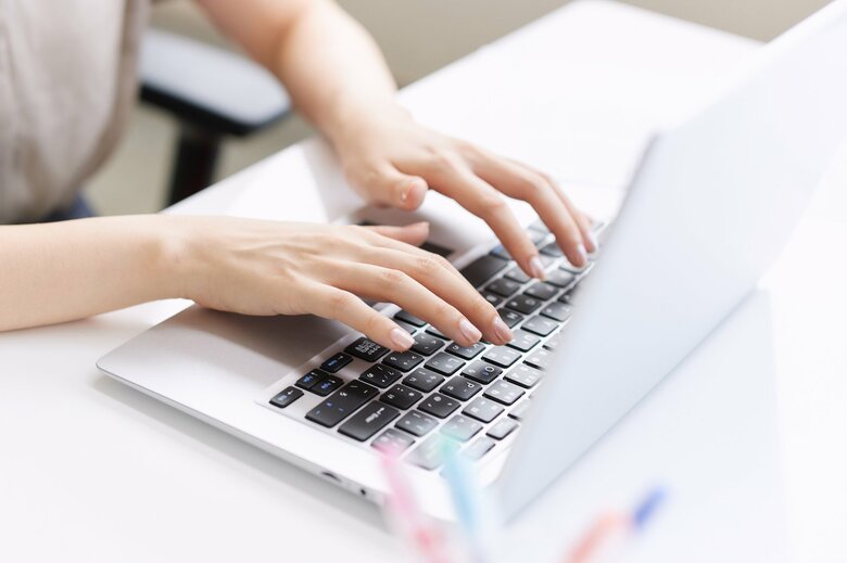 潰されないように生成AIを使いこなしていこう（画像：イメージ）