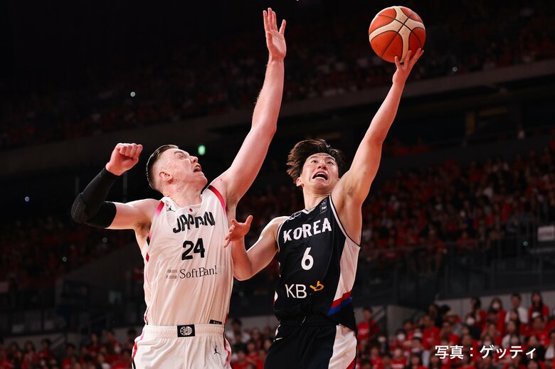 韓国戦初戦でのジョシュ・ホーキンソン（5日、東京・有明アリーナ）