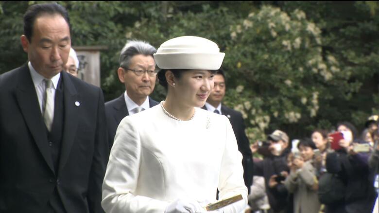 内宮・参道を進まれる愛子さま（三重・伊勢市）