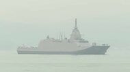 最新型ステルス護衛艦「ながら」海自呉基地初入港　建造費５２３億　凹凸の少ないデザイン　機雷除去装備　