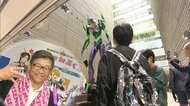 ”オシノミクス”をご存知ですか? 自治体が推し活支援 新たな地域活性化の一手に? 市長自らグッズを身にまとい懸命にPR