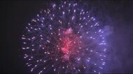 保護者が卒業生の門出をお祝い 約2200発の花火打ち上げ 宮崎県