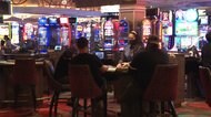 ラスベガスでカジノ再開 全米最悪の失業率の回復なるか