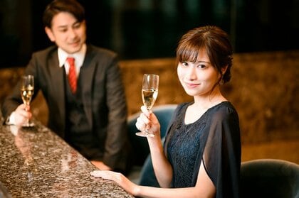 「TOKYO CLASS」、20代前半(20~24歳)の女性100人を対象に、「年上男性との恋愛」に関するアンケート調査を実施
