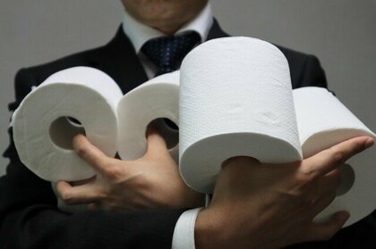 コロナ禍で「パニック購買」したのは普段買い物しない男性…ウエットティッシュを約22倍！？理由を研究者に聞いた