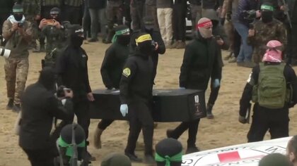 生後9カ月赤ちゃん・4歳男の子など4人の遺体が入った棺をイスラエルへ　ハマスは声明で人質は攻撃で死亡したと主張