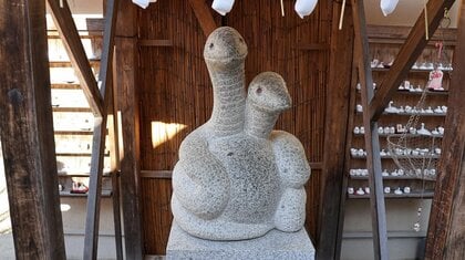 不思議な像が祀られた「不忍池辯天堂」や白蛇伝説が残る「蛇窪神社」!巳年は“蛇”ゆかりの場所へ!都内の参拝スポットを紹介