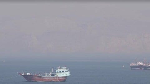 停戦合意後ホルムズ海峡を通航したのは3隻のみ　いずれもイランと関係がある船舶　イギリスの海運会社発表