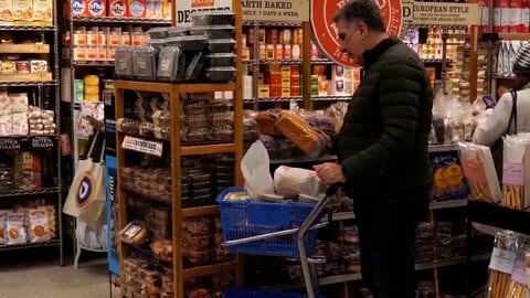 アメリカ　3月の消費者物価指数3.3％上昇　原油高が影響