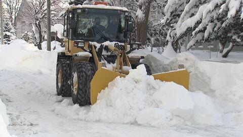 「いつ排雪が入るかわからない」生活道路の緊急排雪進捗率は3割と予定より遅れも…災害級大雪の爪痕深く生活道路の通行困難続く_市は2月中の作業完了目指す＜北海道札幌市＞