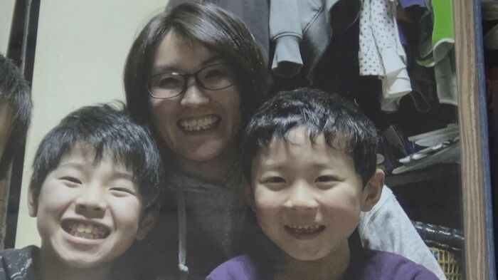 土石流で犠牲になった 妻・友希さん(当時41)、次男・春樹さん(当時12)、三男・尚煌さん(当時7) 写真提供:巻渕さん