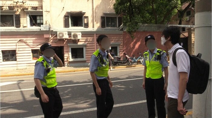 取材中に職務質問を受ける 再封鎖された地区付近では公安当局が警戒 (6月2日午後2時半頃)
