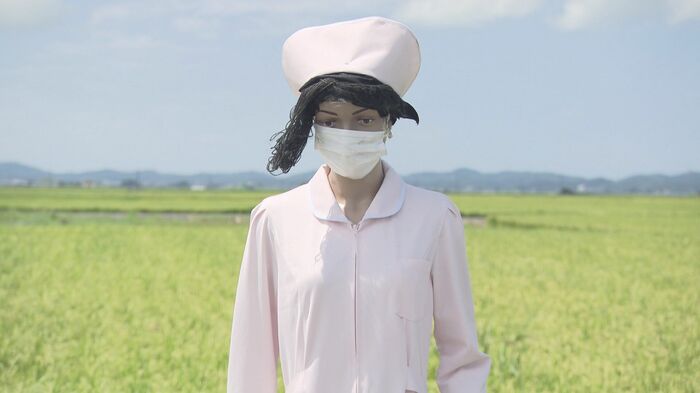 SNSで話題の「夜に遭遇したくないかかし」