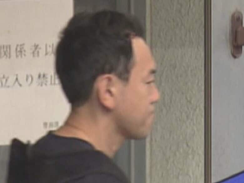 女子児童7人のリコーダーに体液つけるなどしたか “盗撮共有グループ”の42歳小学校教師の男を再逮捕｜FNNプライムオンライン