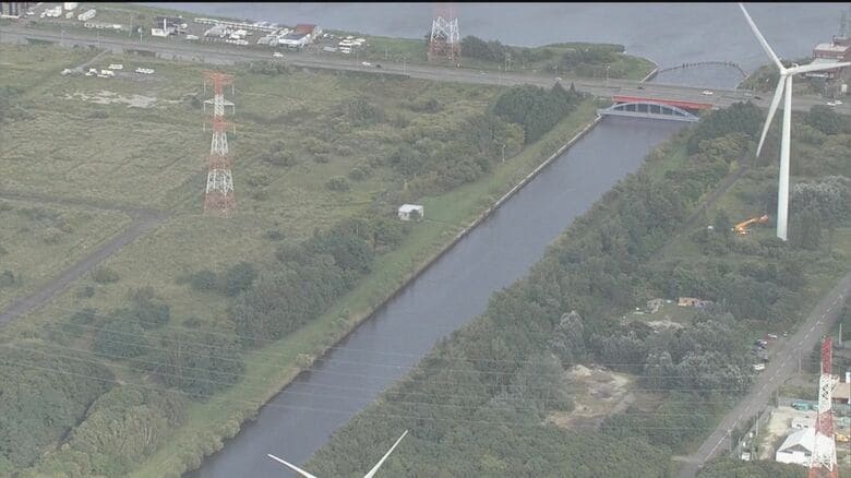 【速報】「人が浮いている」川の用水路にあおむけの状態で浮かぶ“腐敗が進んだ女性の遺体”橋を通りかかった配達員が発見_警察は事件と事故の両面で捜査〈北海道石狩市〉｜FNNプライムオンライン