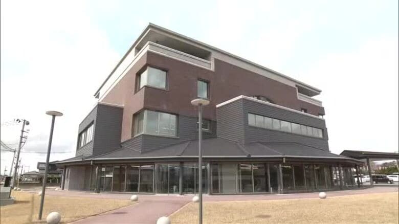 八郎潟町議会、病気療養中の畠山菊夫町長への不信任案提出へ　意識戻らず、家族から辞職の要請書　秋田｜FNNプライムオンライン