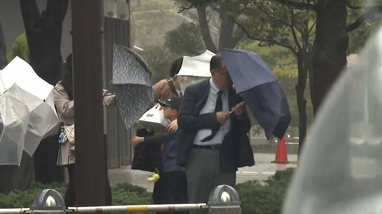 「あすにかけて嵐襲来」竜巻・突風・落雷・暴風・強雨の恐れ　一転、土曜日は夏を思わせる暑さに　早くも熱中症に注意｜FNNプライムオンライン