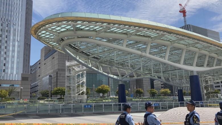 約14m下へ…名古屋・栄の『オアシス21』屋上から30代位の男性が自ら飛び降りか 意識ない状態で救急搬送｜FNNプライムオンライン