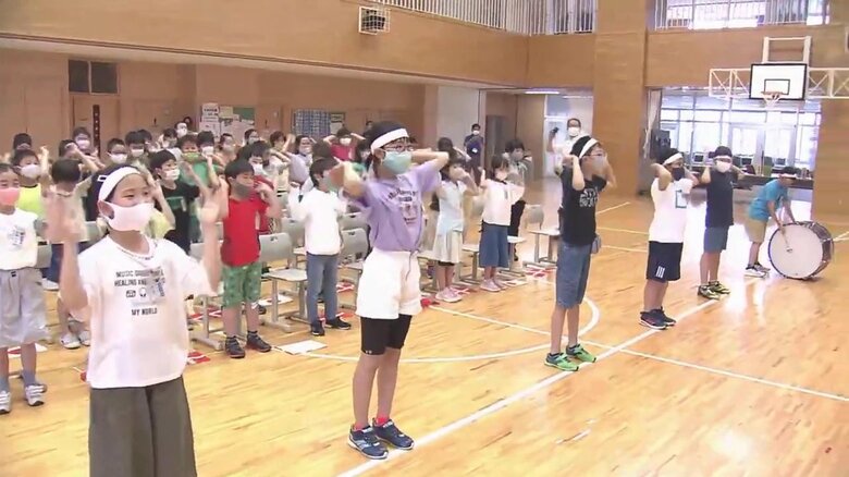 オンライン通話で交流した村民