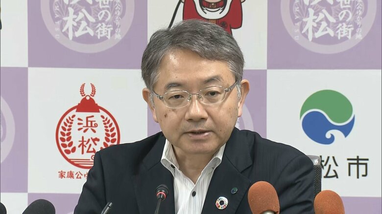 会見で発言を謝罪する中野市長（8月29日）