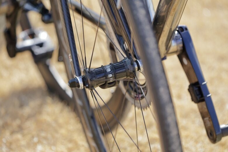 普段は自転車に集中していたが、知事選のことが頭をよぎったという谷垣氏（画像：イメージ）