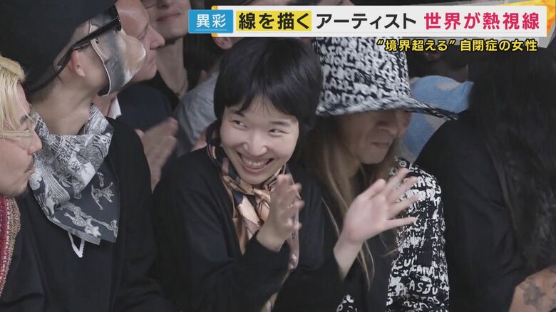 パリコレで喝采を浴びるももこさん