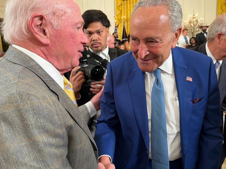 チャック・シューマー院内総務（民主党）