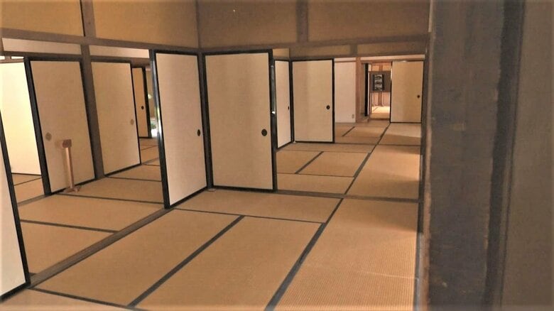 ほぼ当時の姿のままで本陣や旅籠屋の建物が残る