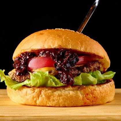 パティ3枚の衝撃「富士キングバーガー」も…肉の旨さで勝負する栄・住吉に誕生した話題の本格バーガー店