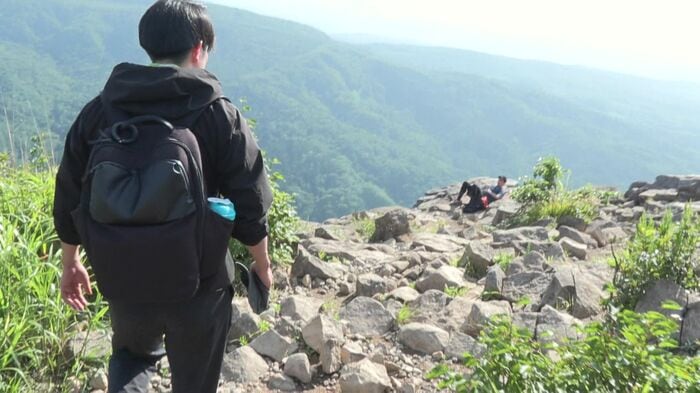 麓から山頂までは1時間30分ほどで到着