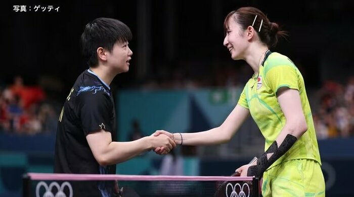 孫穎莎選手(左)と早田選手