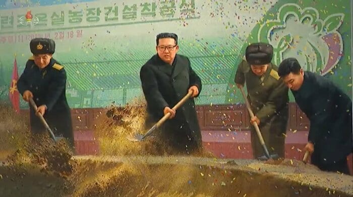 金正恩総書記のモザイク壁画が2022年10月初めて公開された(朝鮮中央テレビより)