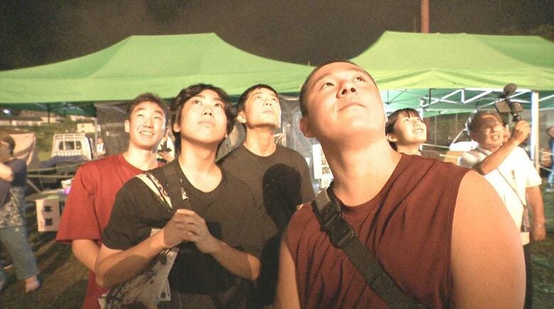 全校生徒は5人　80年の歴史に幕を下ろす中学校で“夏祭り”　「笑顔で終わりたい」最後の生徒が“感謝”をこめ夜空に打ち上げた記念花火　閉校まで7か月、夏の思い出を心に刻む　長野市・鬼無里中学校｜FNNプライムオンライン