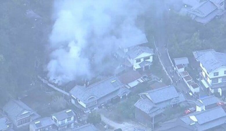 呉市下蒲刈町の住宅火災　焼け跡から見つかった遺体　この家に住む63歳の男性と判明｜FNNプライムオンライン