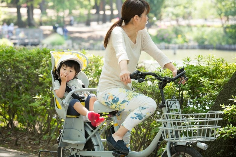 【注意】自転車後部に乗せた子どものケガ207件…横にはみ出し大腿骨骨折の重傷も　国民生活センターが注意喚起｜FNNプライムオンライン