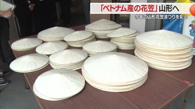 ザイタイ村では「ノンラー」と呼ばれる日よけの笠を年間約8万枚も作っている