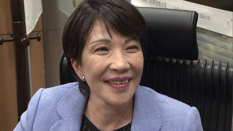 安倍前首相が、高市氏を”ファッションチェック”