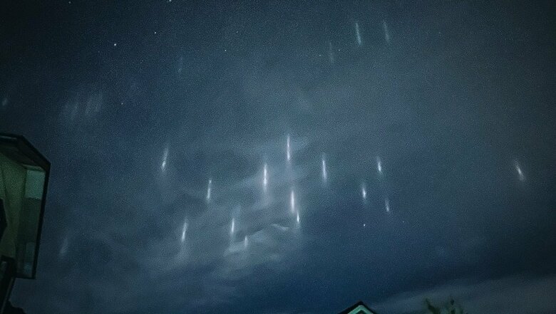 星が落ちていくように見える光の柱