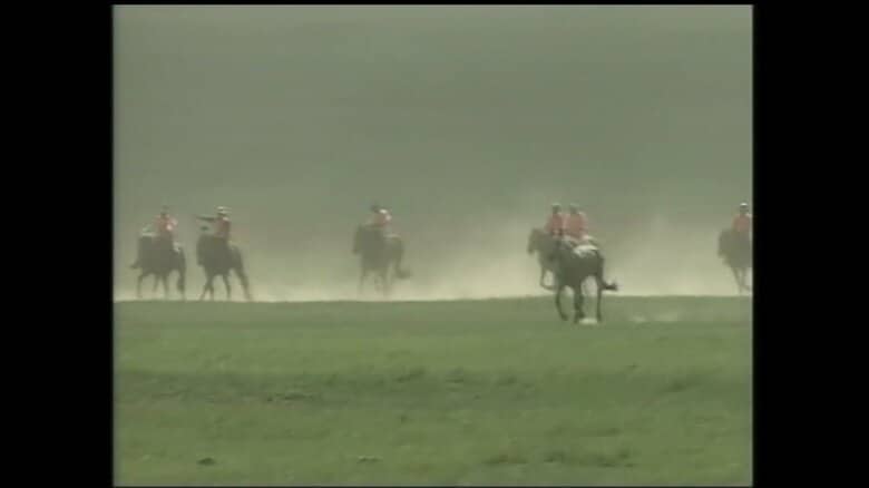 競馬会場で行われた5歳馬30キロレース