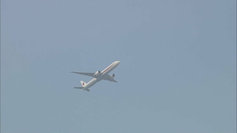 物資は隣国ポーランドに政府専用機で運ぶことも検討されている