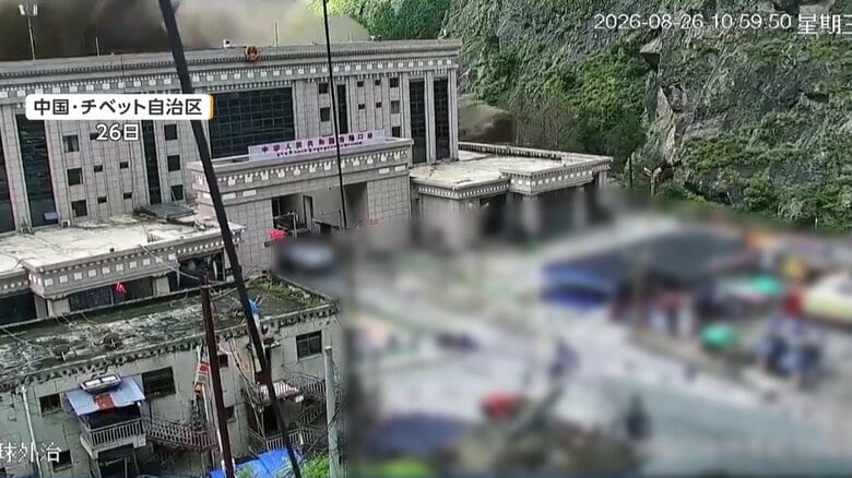 土石流が迫ってくる