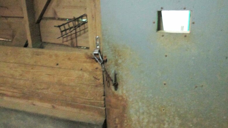 獣舎の扉  提供：姫路市立動物園