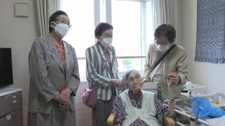 10年ぶりに顔をそろえた四姉妹