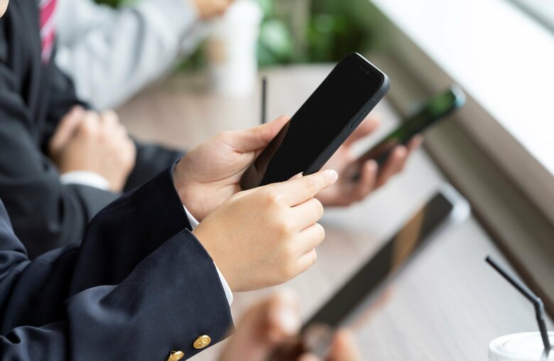 年々増加する中高生の盗撮行為（画像：イメージ）