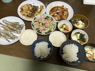 母「今日私、なんもしてない」小3息子がひとりで作った晩御飯がスゴい…“料理の出来”を自己採点してもらった