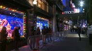 コロナ禍での「ブラックフライデー」始まる 本場アメリカ いつもの行列は?