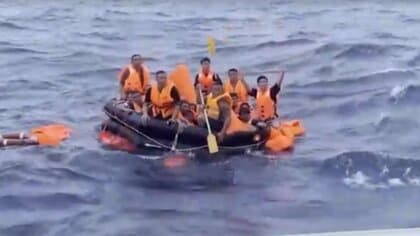 南シナ海でベトナムの貨物船が遭難　乗組員15人が行方不明　領有権を争う中国やフィリピンが救助活動